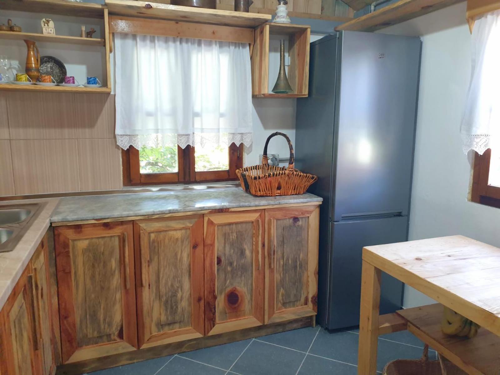 Bujtina Peshtan Guesthouse&Camping Tepelene Zewnętrze zdjęcie